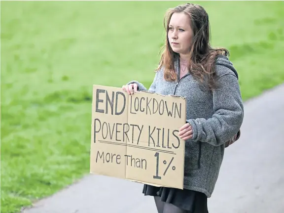  ?? Picture: Gareth Jennings. ?? One of the protesters against lockdown who gathered in Balgay Park, Dundee, on Saturday.