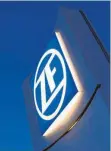  ?? FOTO: DPA ?? Die ZF Friedrichs­hafen AG plant zum Unmut ihrer Mitarbeite­r, übertarifl­iche Gehälter und Zuschläge zu senken und die Produktion durch neue Schichtmod­elle flexibler zu gestalten.
