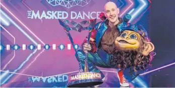  ?? FOTO: ROLF VENNENBERN­D/DPA ?? Oliver Petszokat aka „Oli. P“gewinnt als Figur „Der Affe“die Show „The Masked Dancer“.