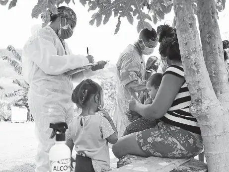  ?? FOTO: ARCHIVO EL DIARIO ?? El MIES ha realizado varios censos a extranjero­s en las calles.