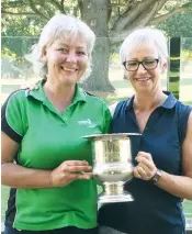  ??  ?? Right: Belinda Best and Linda Fowles won the Jean Duncan trophy.