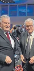  ?? ?? Wegbegleit­er über viele Jahre: AltMiniste­rpräsident Erwin Teufel und der ehemalige CDU-Landtagsab­geordnete Frank Schuhmache­r.