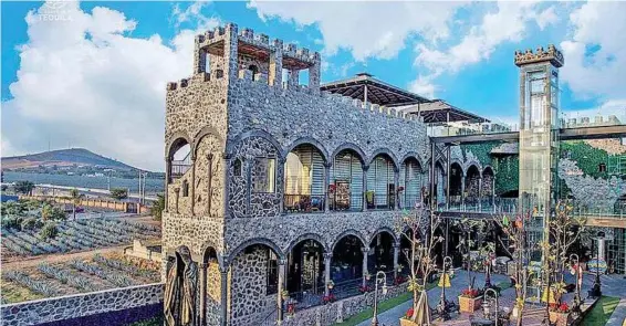  ?? FOTOS AURELIO MAGAÑA ?? El Castillo del Tequila, es la empresa de El Arenal que honra en una fiesta a la planta del agave que da vida al tequila.