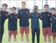  ?? FOTO: FCB ?? Aleñá, Riqui Puig, Cuenca, Ballou, Samu Araujo y Morer, los canteranos