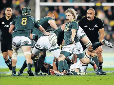  ?? Picture: HANNAH PETERS/GETTY IMAGES ?? ON ATTACK: Springbok scrumhalf Faf de Klerk kicks the ball out in the Rugby Championsh­ip match against the All Blacks at the Westpac Stadium in Wellington, New Zealand