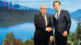  ?? (Imagoecono­mica) ?? Insieme
Il presidente della Commission­e Ue Jean Claude Juncker, 63 anni, con il capo del governo austriaco Sebastian Kurz, 31