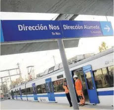  ?? FOTO: AGENCIAUNO/ARCHIVO ?? ►► El tren Alameda-Nos tuvo 332 mil viajes en los primeros meses de operación.