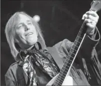  ?? Wikimedia Commons ?? Tom Petty, performing with the Heartbreak­ers in 2007.