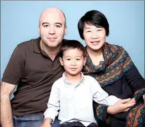  ?? PROVIDED TO CHINA DAILY ?? Nils van Doorn with his wife and son.