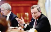  ?? ?? Il premier uscente Draghi col ministro della Economia Franco