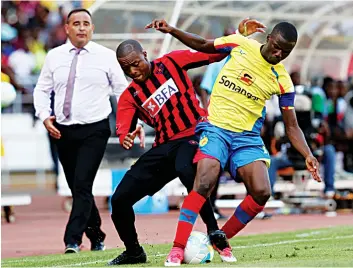  ??  ?? PAULO MULAZA | EDIÇÕES NOVEMBRO União dos arqui-rivais pode fragilizar elenco directivo da Federação Angolana de Futebol
