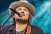  ?? JONATHAN PHILLIPS FOR THE AJC 2015 ?? Wilco frontman Jeff Tweedy has a book called “HowtoWrite One Song”— and a newsingle.