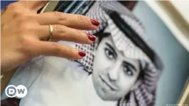  ??  ?? Seit 2012 in Haft: der saudi-arabischen Blogger Raif Badawi