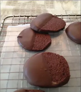  ?? CATHY THOMAS - COURTESY PHOTO ?? Chocolate icebox cookies hark back to a bygone, bake-from-scratch era.