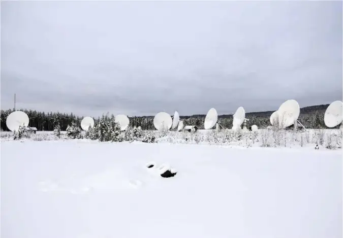  ?? FORSVARET/NTB SCANPIX ?? Parabolant­enner ved Forsvarets lyttestasj­on på Eggemoen ved Hønefoss.