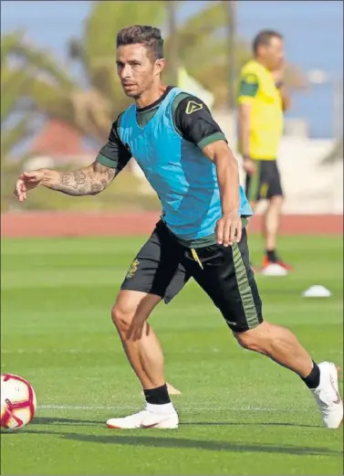  ??  ?? GOLEADOR. Los goles de Rubén Castro en su regreso a Las Palmas no deben tardar en llegar.