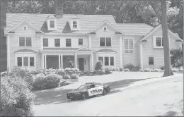  ?? PATRICK RAYCRAFT/HARTFORD COURANT ?? Sometime between 8:30 and 10:30 a.m. May 24, after returning from dropping her children at school, investigat­ors believe Farber Dulos was the victim of a violent act inside her Welles Avenue home in New Canaan, pictured here.