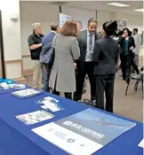  ??  ?? En el Aeropuerto de El Paso se lleva a cabo capacitaci­ón del personal