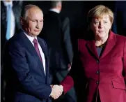  ??  ?? Berlino. Angela Merkel riceve Vladimir Putin in cancelleri­a