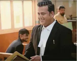  ?? Screenshot: Netflix Trailer ?? Ravi Kishan gibt den Chef der chaotische­n Anwaltstru­ppe.