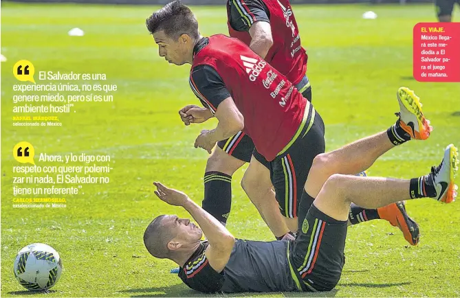  ??  ?? EL VIAJE. México llegará este mediodía a El Salvador para el juego de mañana.