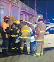  ?? FOTOS/ESPECIAL ?? Bomberos y elementos de Protección Civil rescataron al herido.