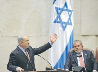  ?? ?? Netanyahu y Lula , frente al Knesset en 2010, cuando la situación era muy distinta.