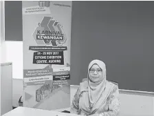  ??  ?? JANGAN LEPAS PELUANG: Rosnani bercakap mengenai KKS 2017 ketika ditemu bual di pejabat BNM Sarawak semalam.