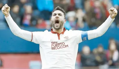  ??  ?? Vicente Iborra anotó el gol del triunfo del Sevilla sobre el Betis.