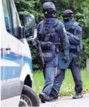  ?? AFP ?? Autoridade­s alemanas durante un operativo en Chemnitz.