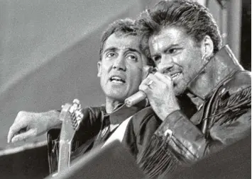  ?? Foto: dpa ?? Ein frühes Bild: George Michael (rechts) noch als Sänger des britischen Duos „Wham!“.