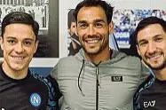  ?? ?? La visita Fabio Fognini ieri è arrivato a Castel Volturno per salutare gli azzurri