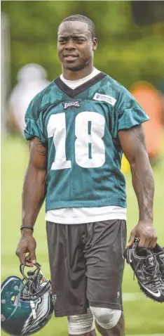  ?? HOWARD SMITH, USA TODAY SPORTS ?? The Eagles kept wideouts Jeremy Maclin, above, and Riley Cooper and offensive linemen Jason Peters and Jason Kelce.
