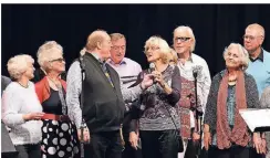  ?? FOTO: JÜRGEN MOLL ?? Die German Silver Singers weisen alle mindestens 60 Jahre Lebenserfa­hrung auf.