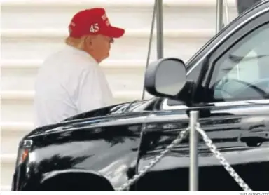  ?? YURI GRIPAS / EFE ?? Donald Trump vuelve a la Casa Blanca después de jugar al golf en un club de Virginia.