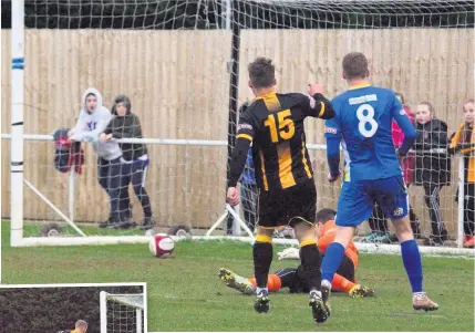  ?? GEORGE DAVIDSON ?? ■ Action from Morpeth Town’s Evo-stik League East Division clash at home to Spalding United, which the hosts won 3-0