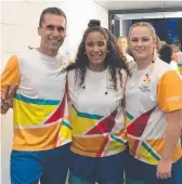  ??  ?? Azariah Wallace (centre) and Alexis Seaton with Australian cycling great Brad McGee.