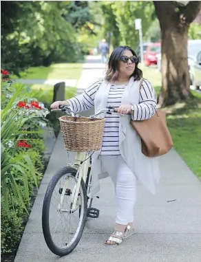  ??  ?? Sparkle Media founder Erin Sousa recommends using hydrangea for arrangemen­ts at home, as they are affordable and can last for weeks.