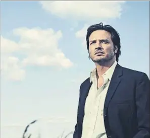  ?? JAMES MINCHIN/SUNDANCE TV ?? El actor Aden Young ya finalizó el rodaje del último episodio