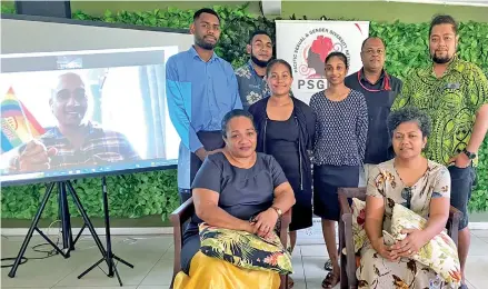  ?? Photo: Pacific Sexual and Gender Diversity Network ?? Fijian Media Associatio­n president and Fiji Sun Acting Publisher/CEO Rosi Doviverata (sitting, second from left), Fiji Sun subeditors Jeremiah Ligairi (standing, second from left), Fiji Sun managing editor - Design Naisa Koroi (standing, fifth from left) with other collegues from the media and workshop facilitato­rs at the workshop on June 29, 2022.