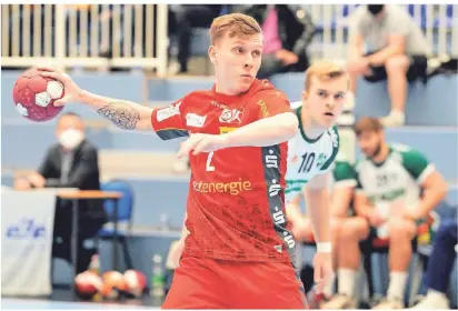  ?? FOTO: GOHL ?? Noah Beyer spielt seine erste Bundesliga-saison mit TUSEM Essen. Der gebürtige Dinslakene­r befindet sich mit seinem Team zwar im Abstiegska­mpf, blickt aber dennoch positiv auf das bisher Erreichte zurück.