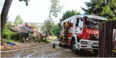  ??  ?? Schwierig ist die Versorgung mit Löschwasse­r in der Dasinger Western City. Sechs Leitungen mussten zur Paar gelegt werden, um genügend Wasser zu haben.