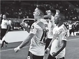  ?? AFP ?? El delantero barranquil­lero Rafael Santos Borré celebra emocionado con River.