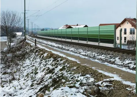  ?? Foto: DB Regio ?? Bei Rammingen hat die Bahn bereits Wände für den Lärmschutz entlang der Gleise errichtet.