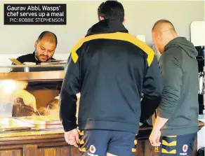 ?? PIC: ROBBIE STEPHENSON ?? Gaurav Abbi, Wasps’ chef serves up a meal