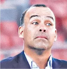  ??  ?? ► Rafael Dudamel gesticula en uno de los partidos de Universida­d de Chile en la actual temporada.