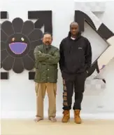  ??  ?? Takashi Murakami et Virgil Abloh, devant Times Nature, une de leurs oeuvres communes exposées à la galerie Gagosian