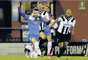  ??  ?? ●●Matty Warburton in action against Maidenhead www.mphotograp­hic.co.uk