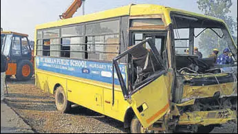  ?? HT PHOTO ?? The damaged remains of the bus, after the accident on Karnal-yamunanaga­r road on Thursday.
