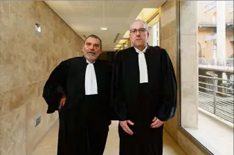  ?? (Photos Dominique Leriche) ?? Mes Frank Berton et Philippe Screve, avocats tenaces d’Ali Bouchareb qui risque la perpétuité.